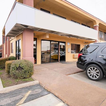 Oyo Hotel Tulsa Ok I-44/Route 66 Екстериор снимка