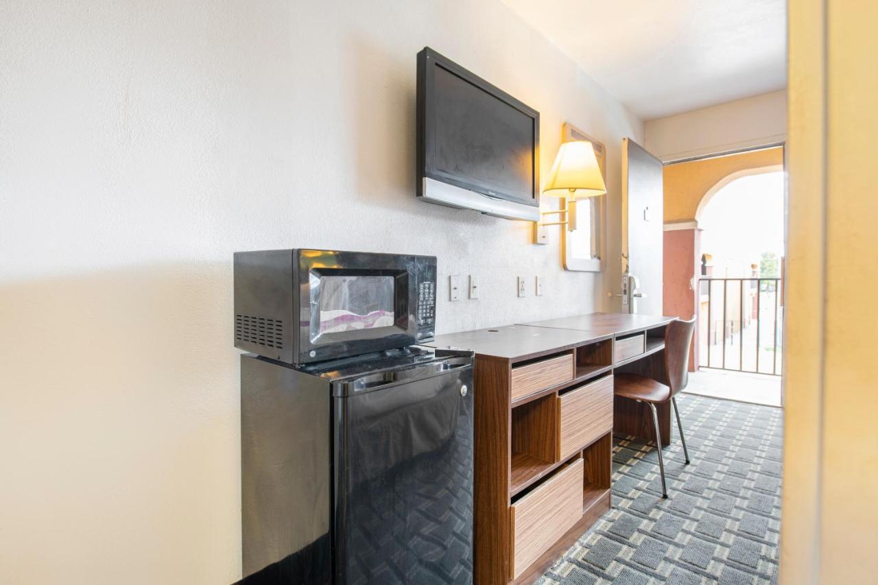 Oyo Hotel Tulsa Ok I-44/Route 66 Екстериор снимка
