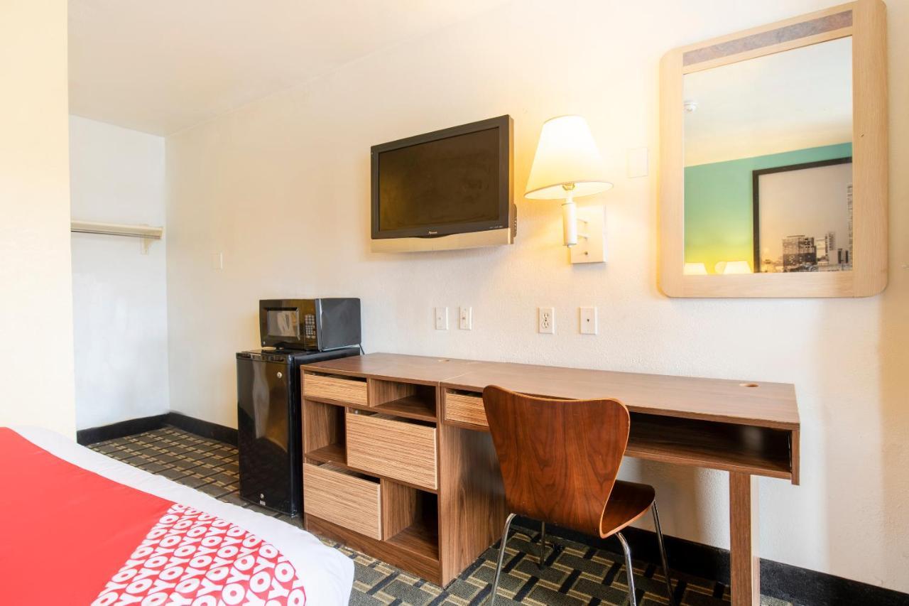 Oyo Hotel Tulsa Ok I-44/Route 66 Екстериор снимка