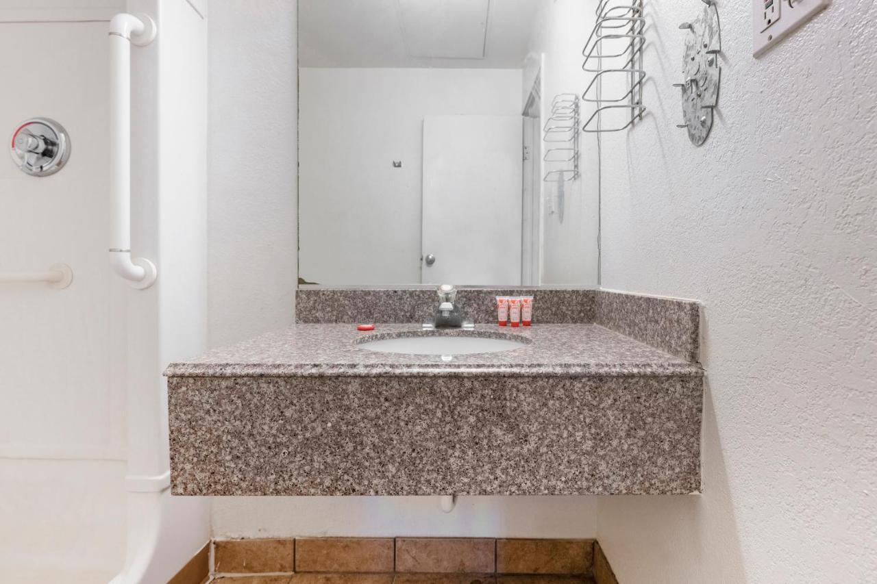 Oyo Hotel Tulsa Ok I-44/Route 66 Екстериор снимка